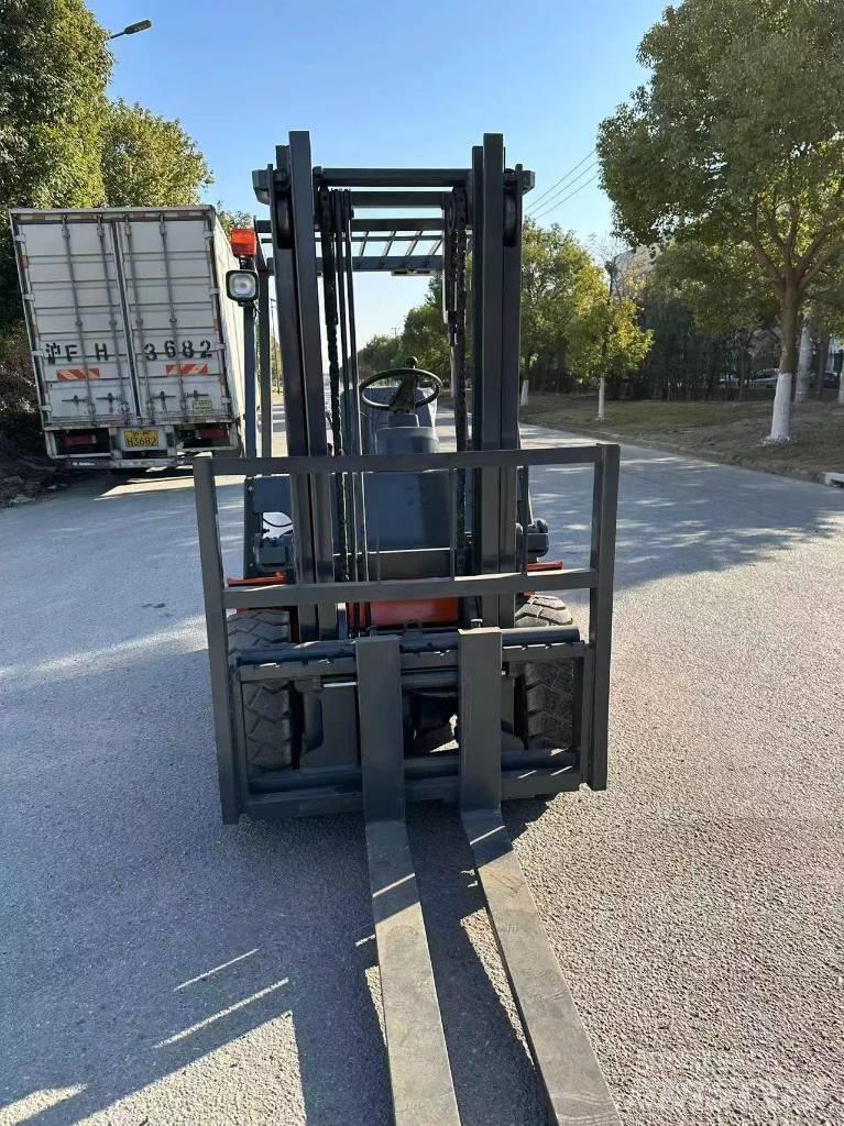 Heli CPC35 Diesel trucks