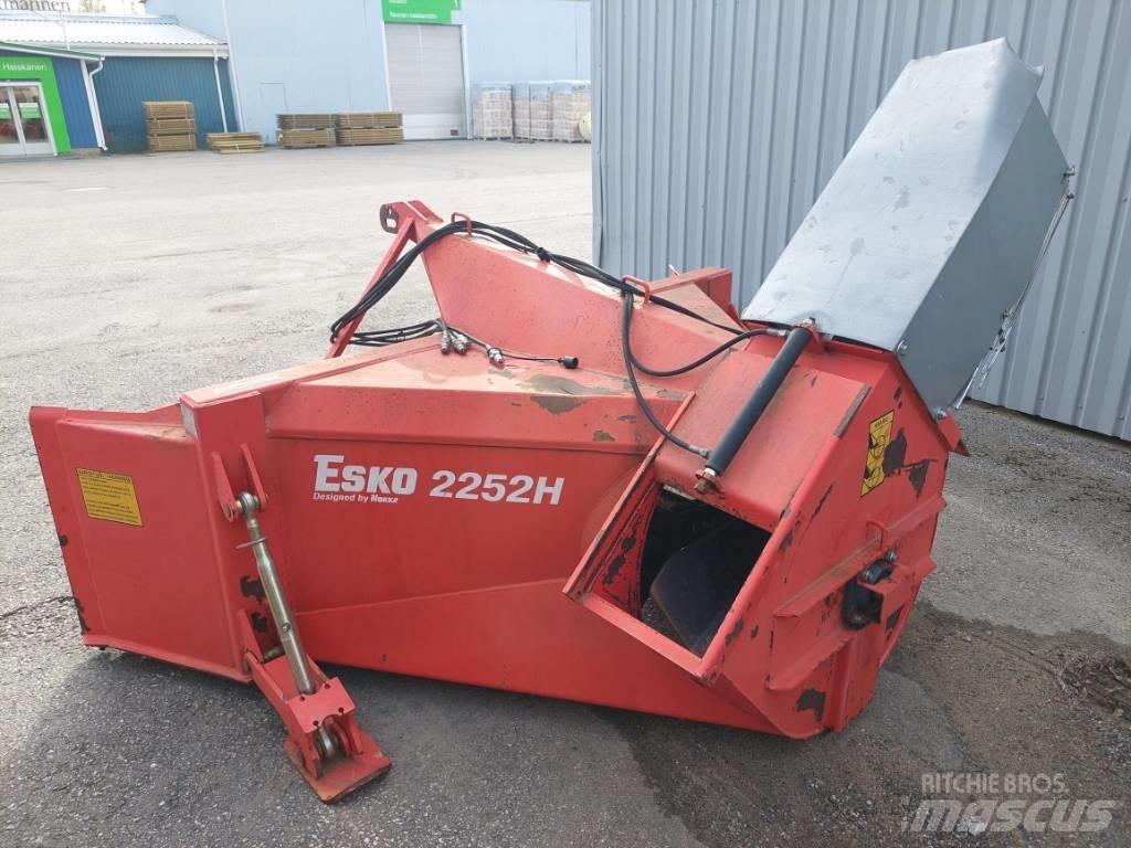 Esko 2252 H Snow throwers
