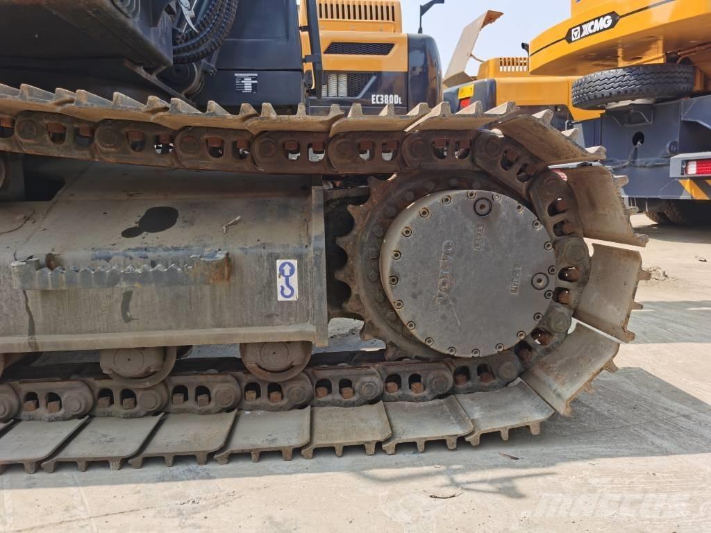 Volvo EC 220 Crawler excavators