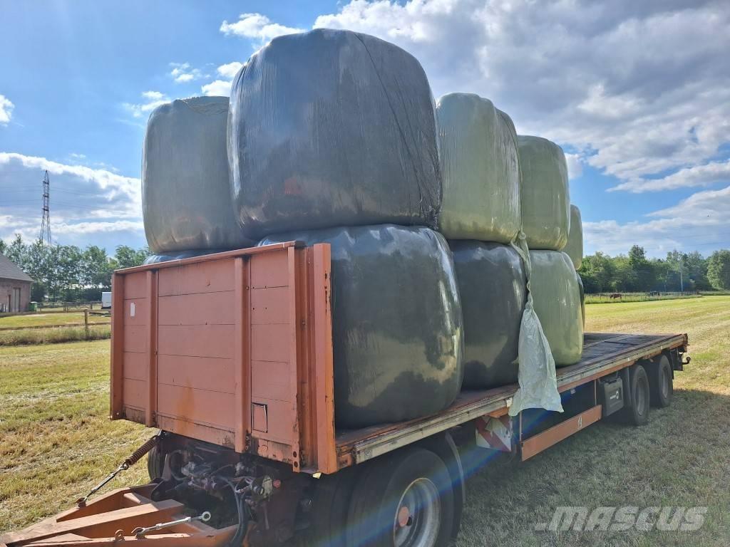 Meusburger 800 Bale trailers