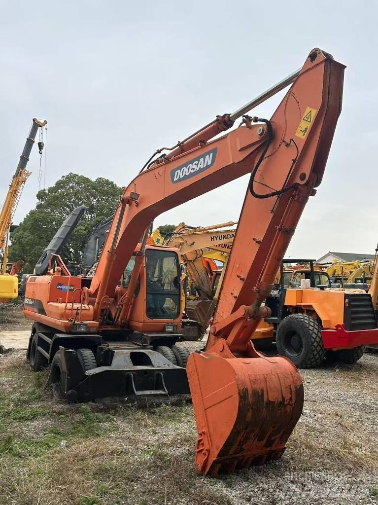 Doosan DH 210 W Wheeled excavators