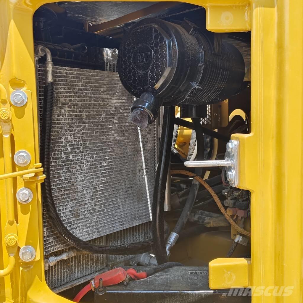 CAT 310 Crawler excavators