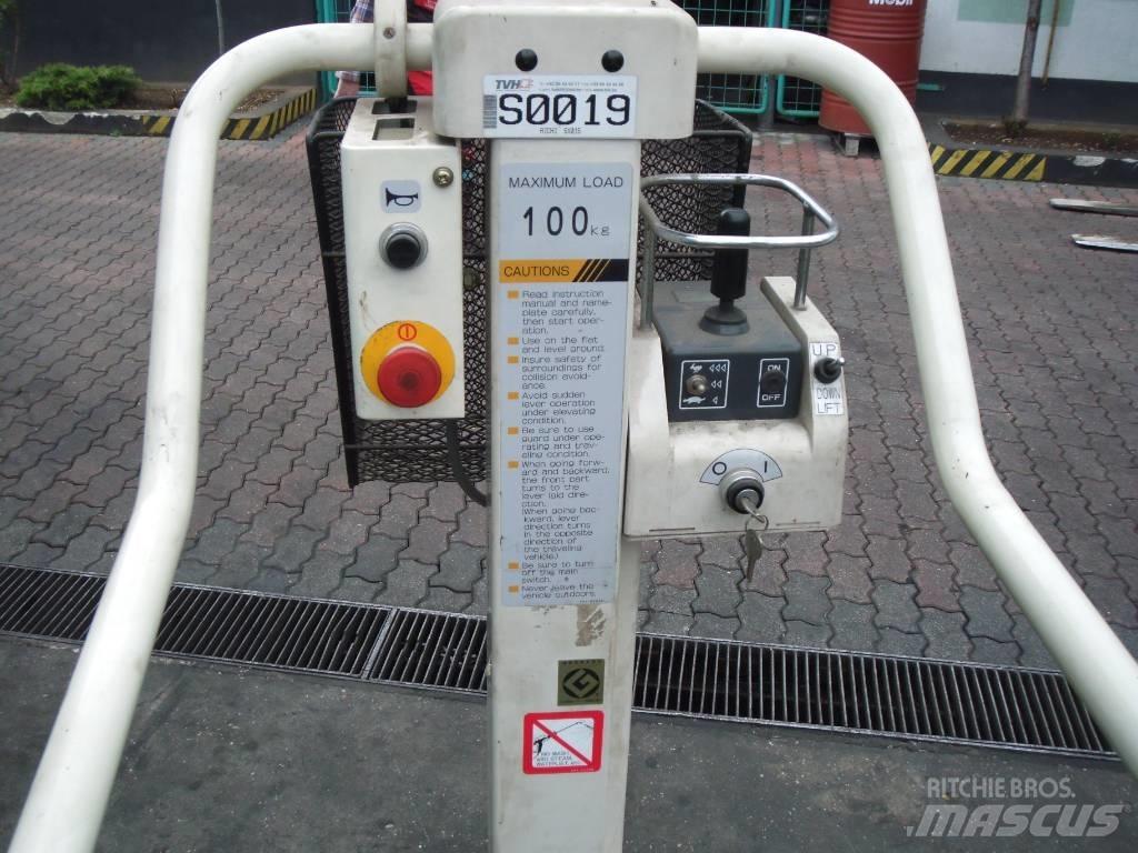 Aichi SX015      V-1650 Used Personnel lifts and access elevators