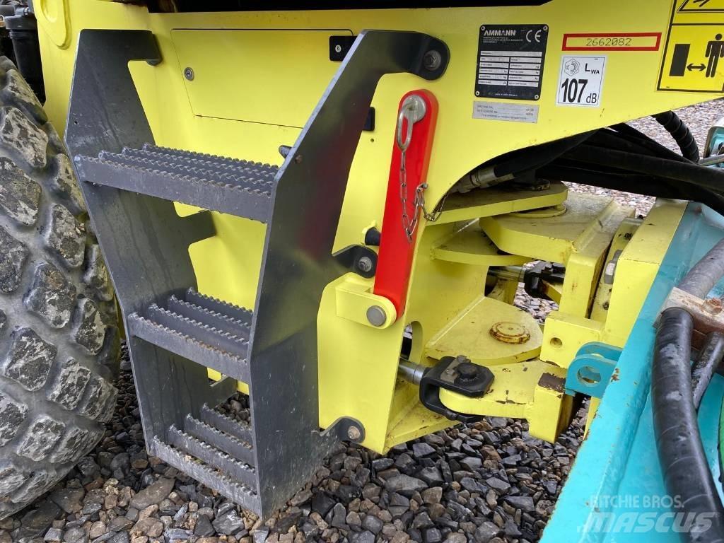 Ammann ASC 110 Single drum rollers