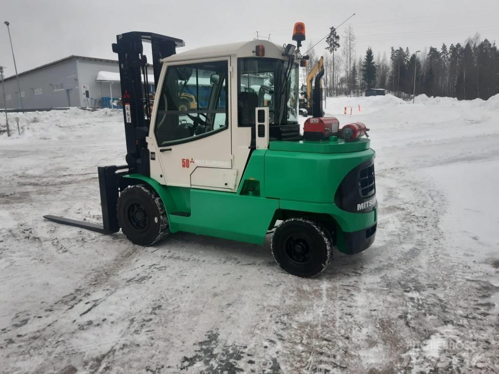Mitsubishi FD50K Diesel trucks
