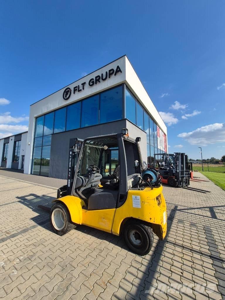 Jungheinrich TFG 430 LPG trucks