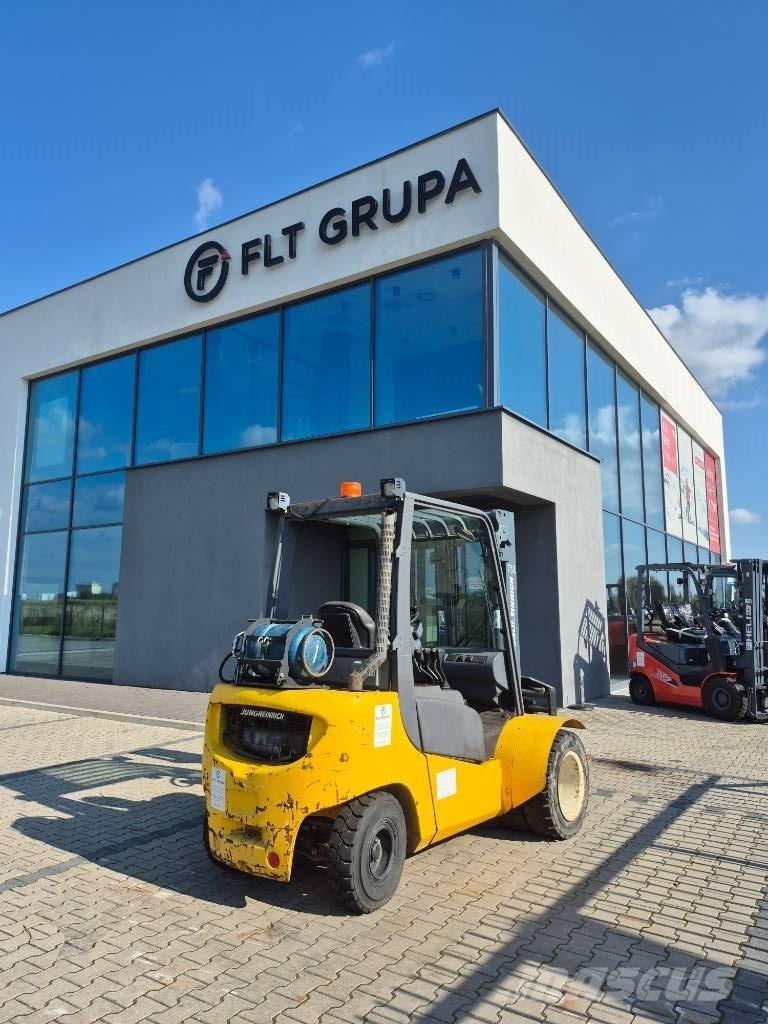 Jungheinrich TFG 430 LPG trucks