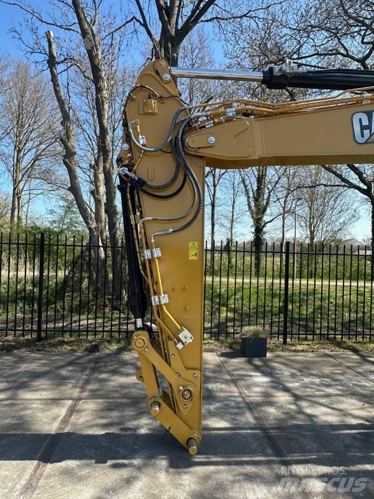CAT 317 Crawler excavators