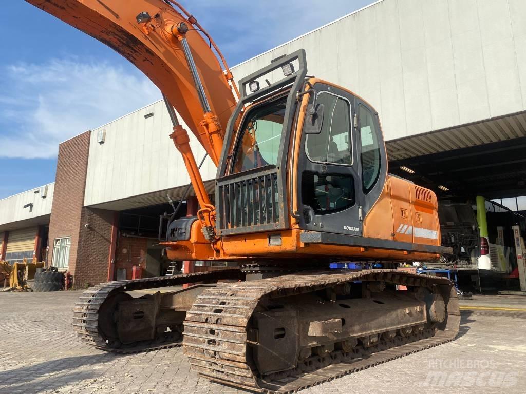 Doosan DX 180 LC Crawler excavators
