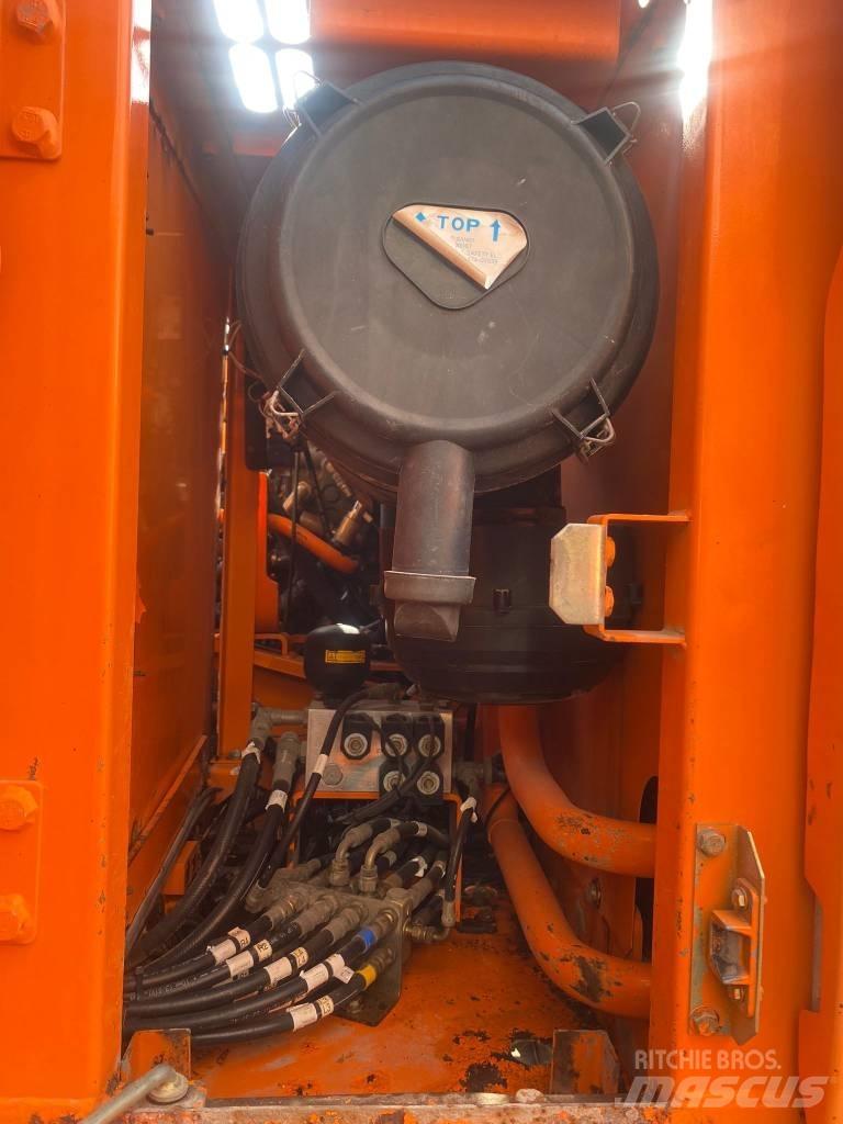Doosan DX 180 LC Crawler excavators