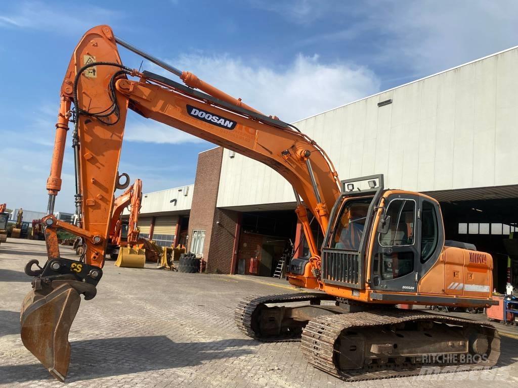 Doosan DX 180 LC Crawler excavators