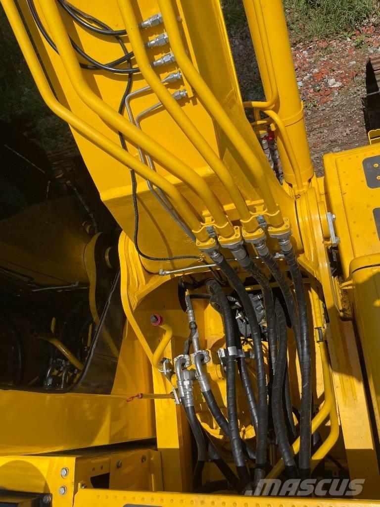 Komatsu PC 220 Crawler excavators