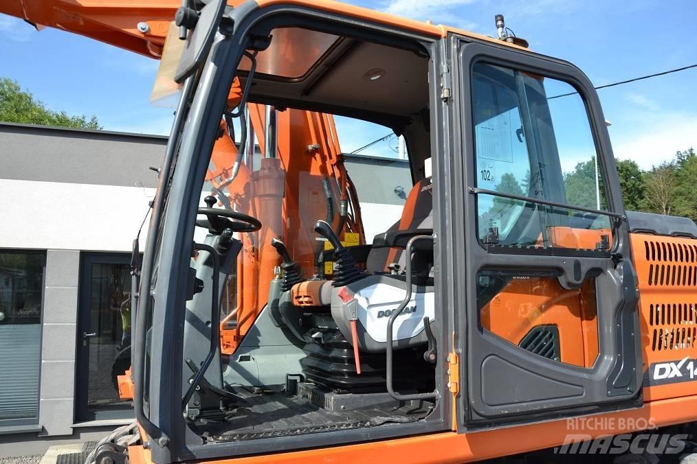 Doosan DX 140 W Wheeled excavators