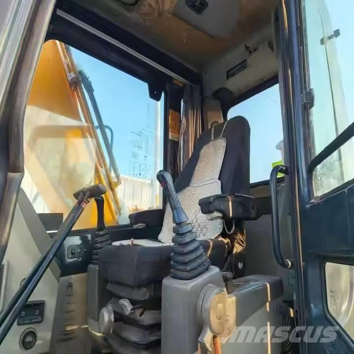 Hyundai 110 VS Crawler excavators