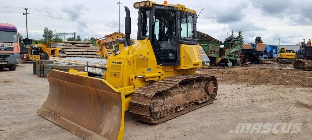 Komatsu D 51 EX-22 Crawler dozers