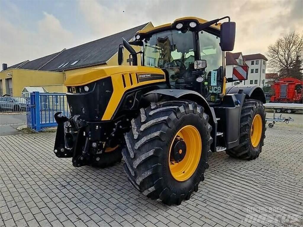 JCB 4220 Fastrac Tractors