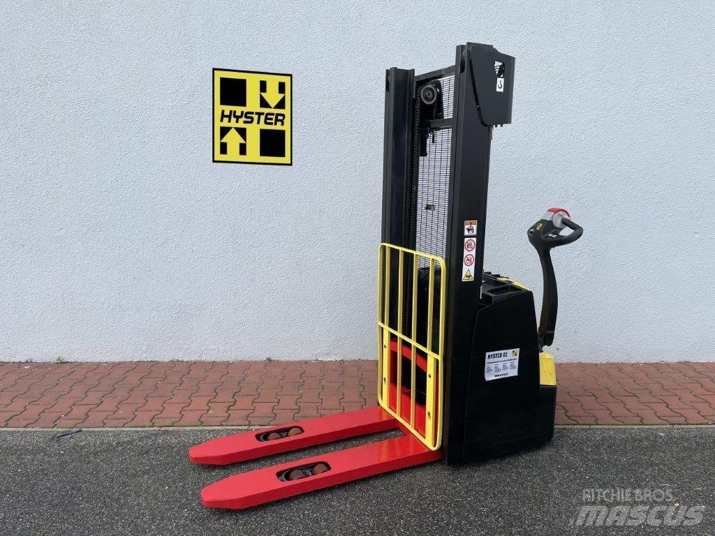 Hyster S 1.2 Pedestrian stacker