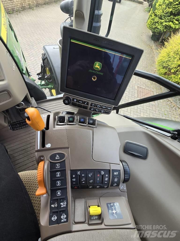 John Deere 6120 R Tractors