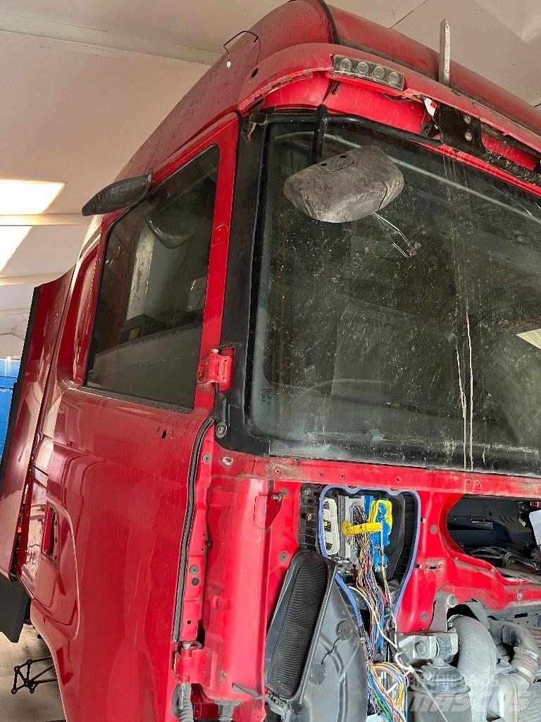 Scania CR19H Cabins and interior