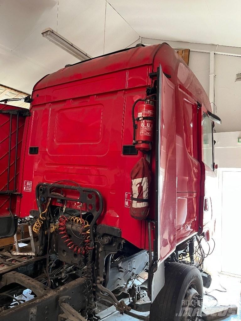 Scania CR19H Cabins and interior