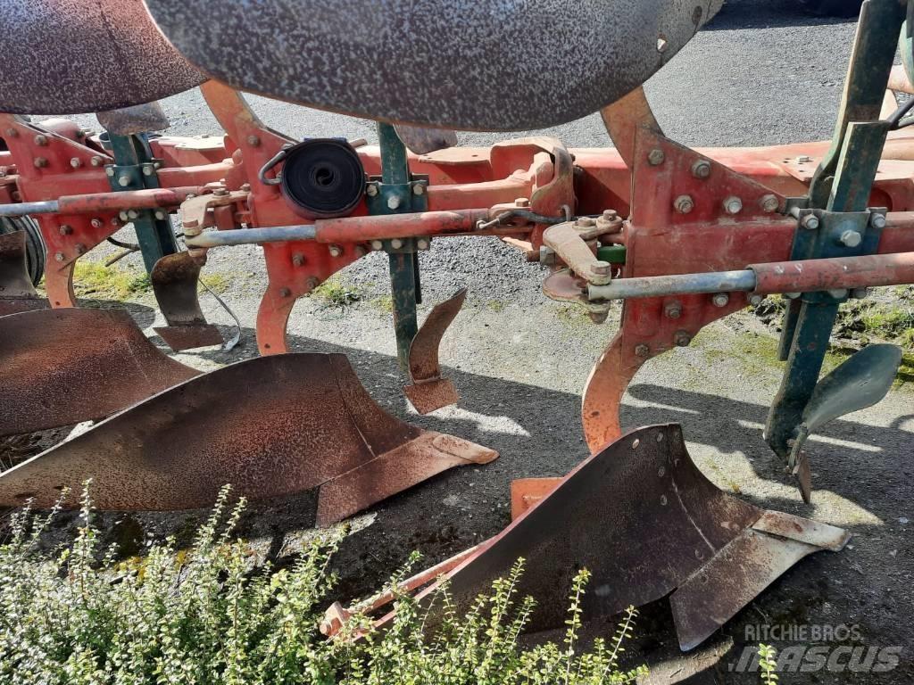 Vogel & Noot LC3W Reversible ploughs