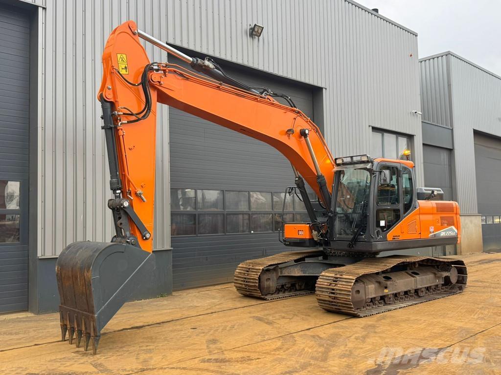 Doosan DX225LC-7 Crawler excavators