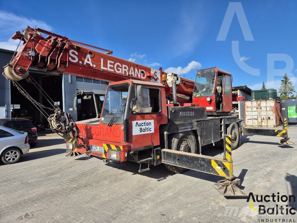 Liebherr UTM 526 Truck mounted cranes
