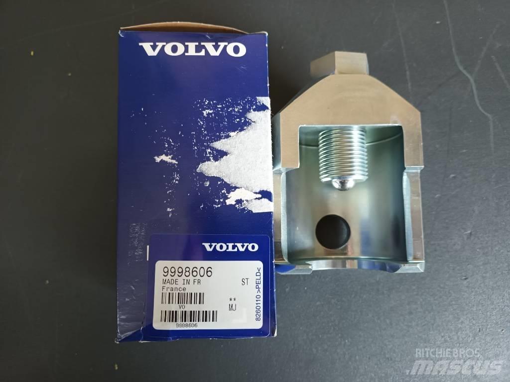 Volvo PULLER 9998606 Engines