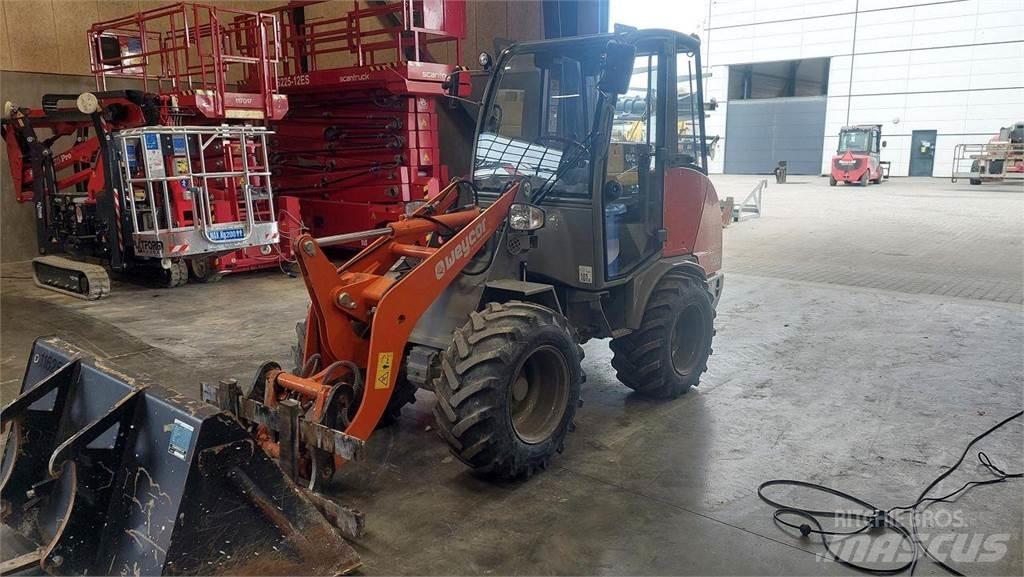 Weycor AR320 Cab Multi-purpose loaders