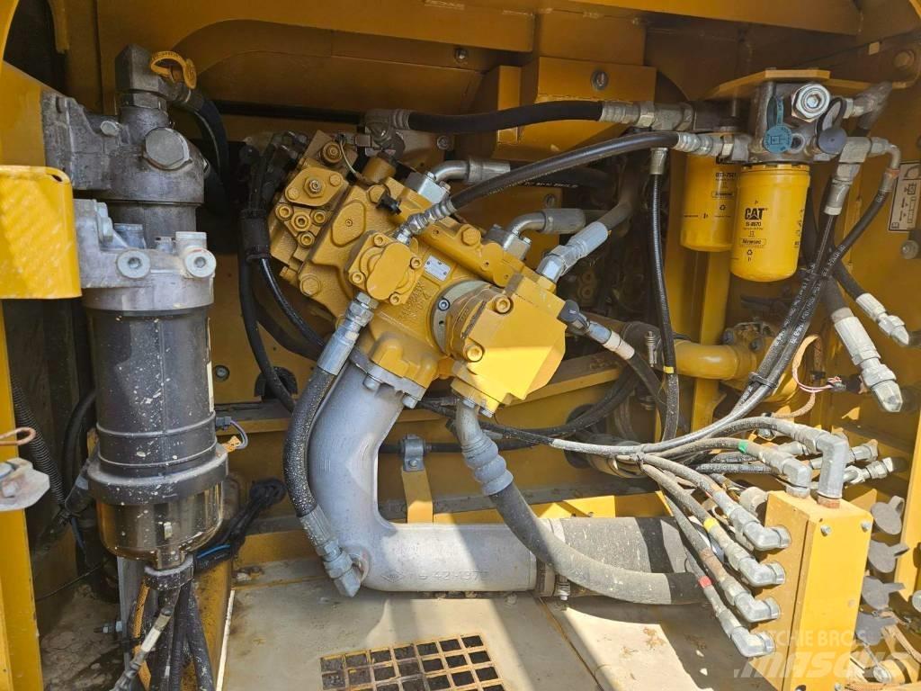 CAT 326 F L Crawler excavators