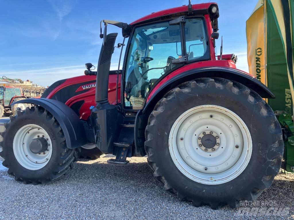 Valtra T234 V Tractors