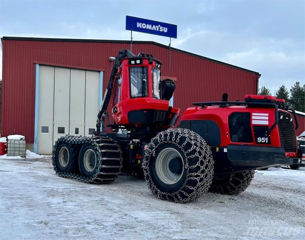 Komatsu 951 Harvesters