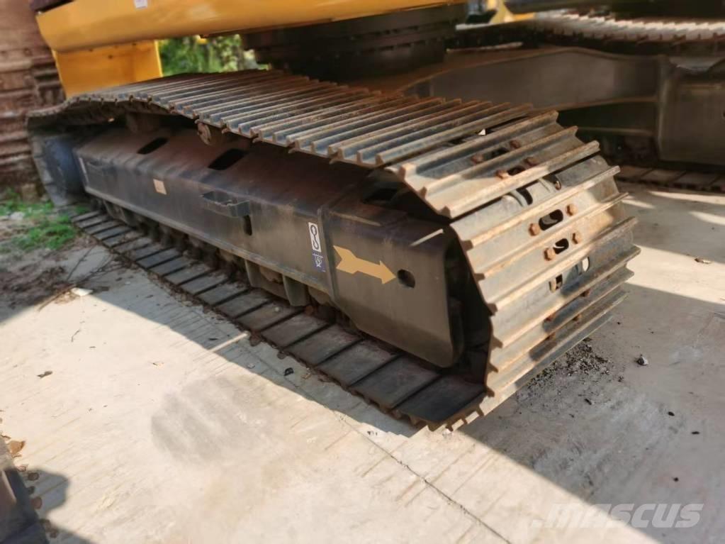 Komatsu PC 220-7 Crawler excavators