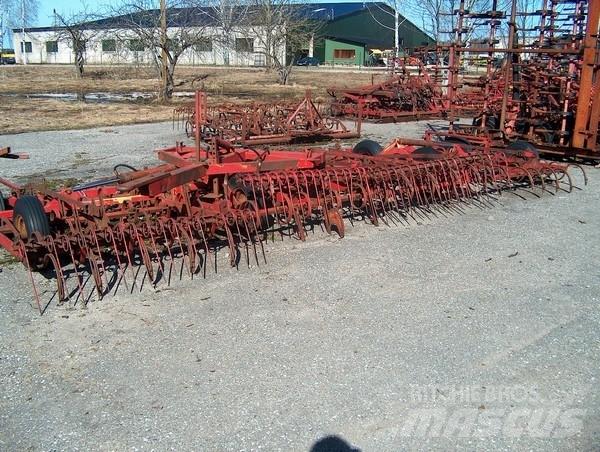 Lilla Harrie 600 Cultivators