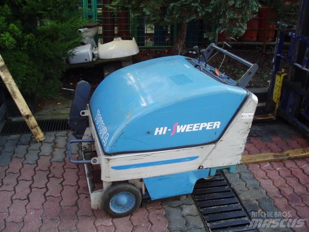 Toyota 4QBW9     V-1769 Other groundscare machines