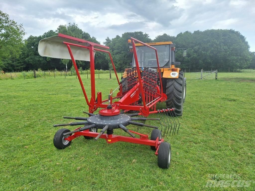 Lely Hibiscus 455 Windrowers