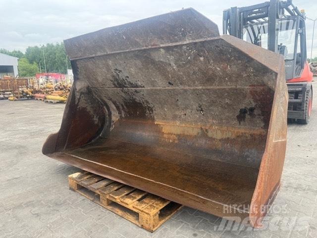 Liebherr L 541 Buckets