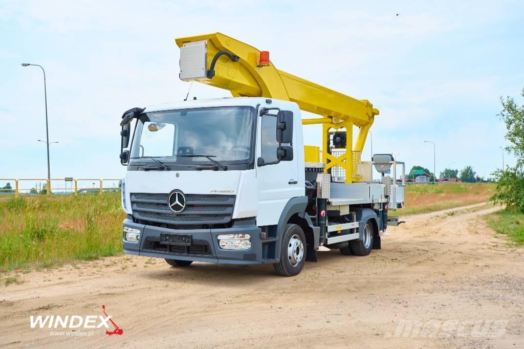 Palfinger P 300 KS Truck mounted platforms