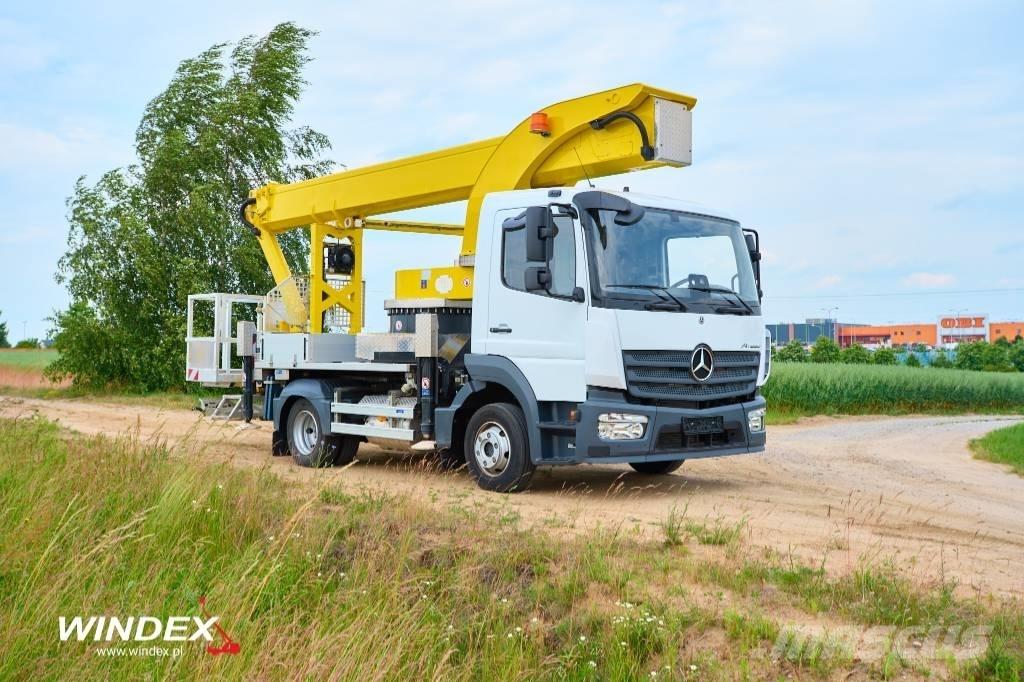 Palfinger P 300 KS Truck mounted platforms