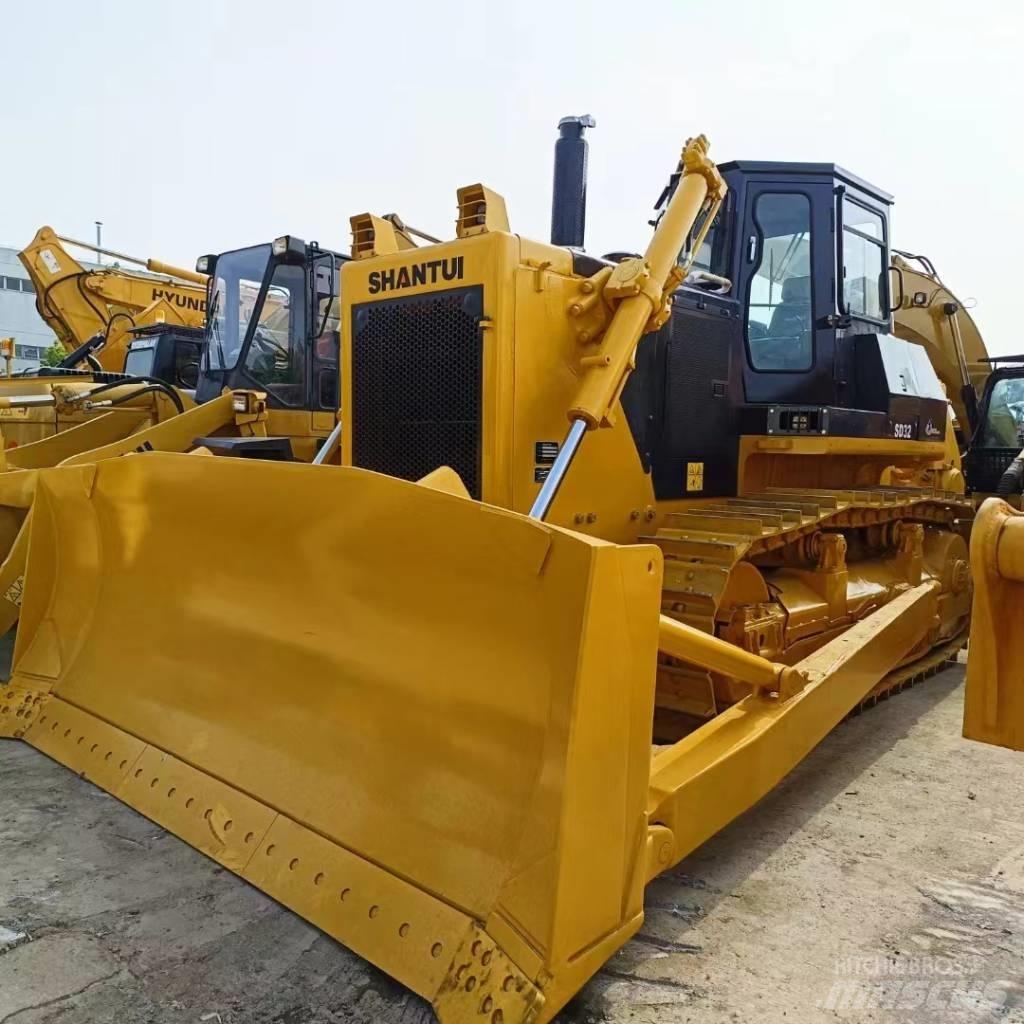 Shantui SD 32 Crawler dozers
