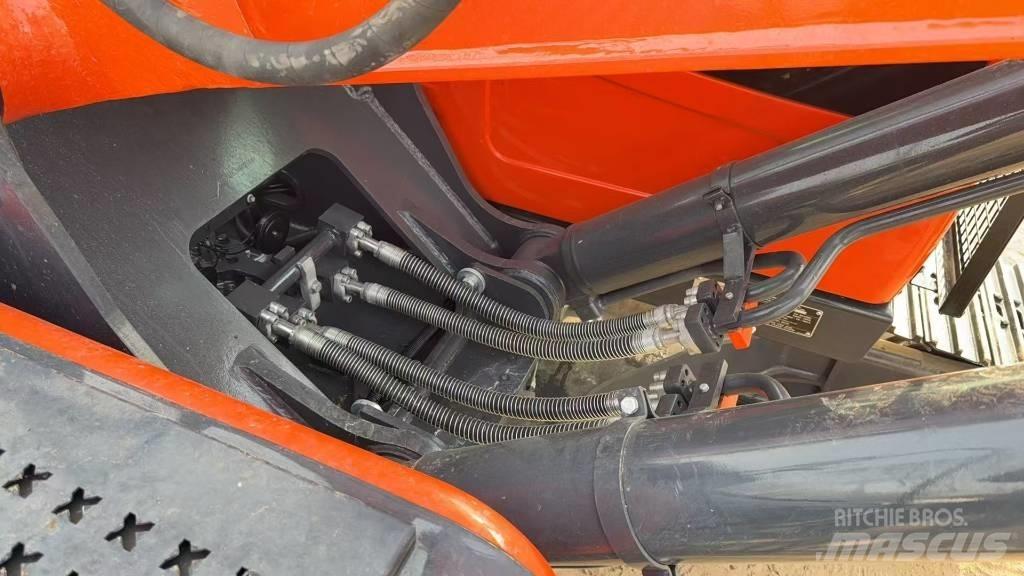 Doosan DX 225 LC Crawler excavators