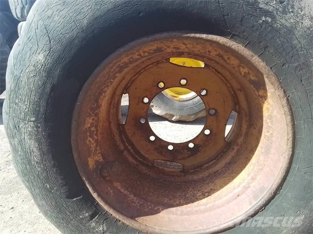 Ösa 250 20x26,5 Tyres, wheels and rims