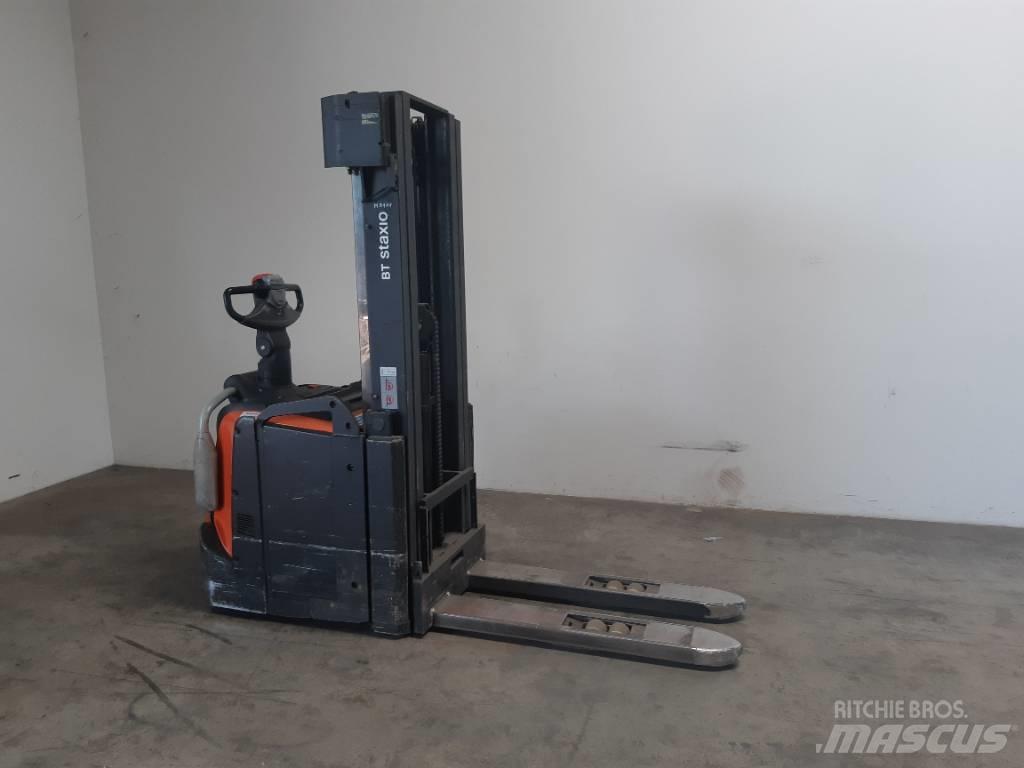 BT SPE 160 L Pedestrian stacker