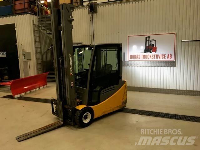 Jungheinrich EFG 220 Electric forklift trucks