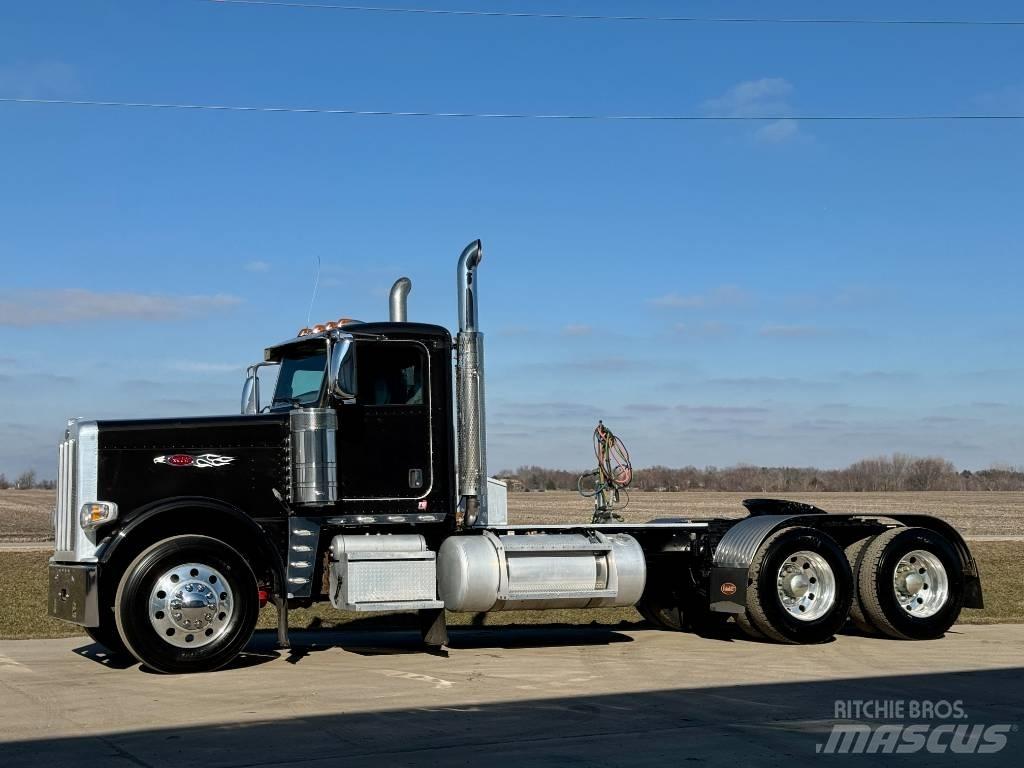 Peterbilt 389 Prime Movers