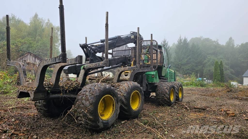 John Deere 1110 E Forwarders