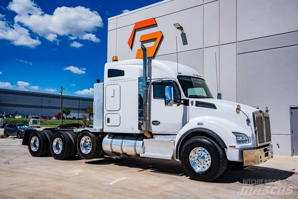 Kenworth T 880 Prime Movers
