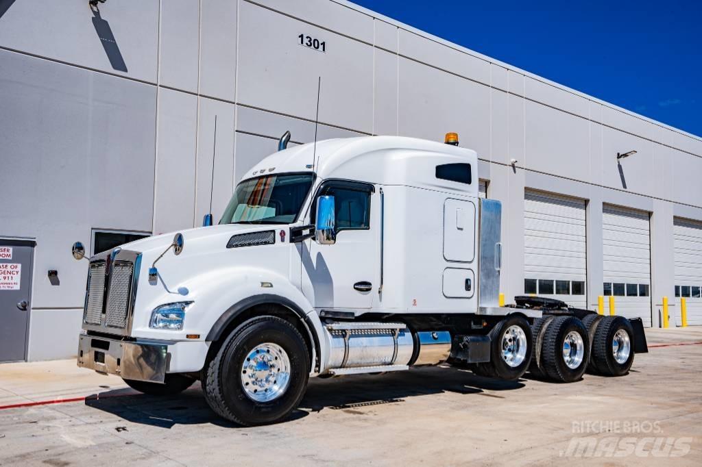 Kenworth T 880 Prime Movers