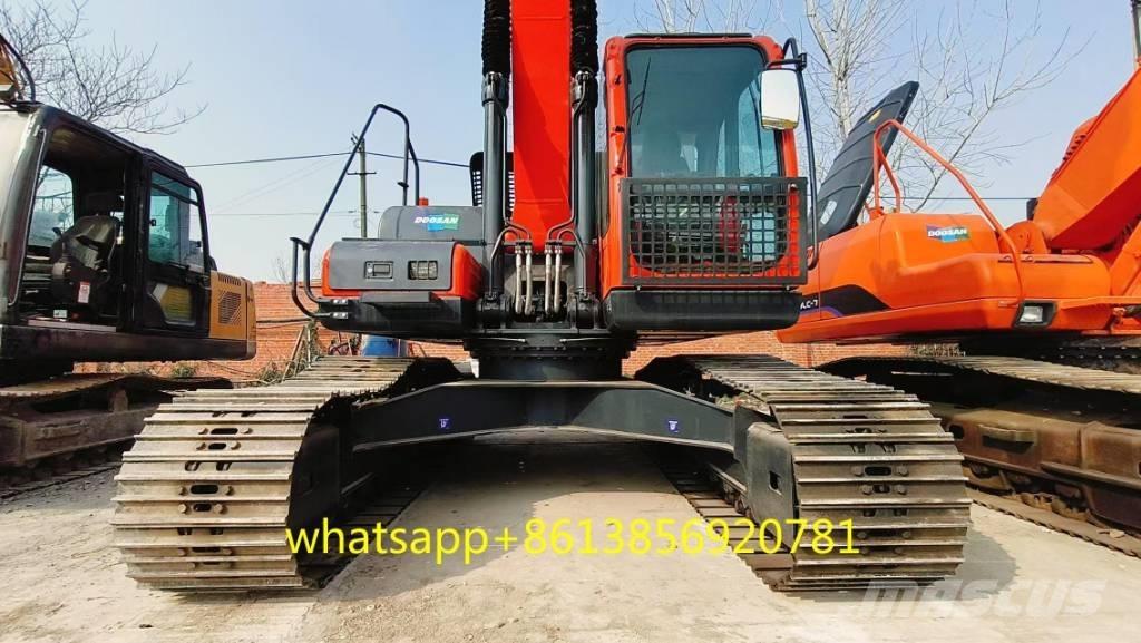 Doosan DX 225 Crawler excavators