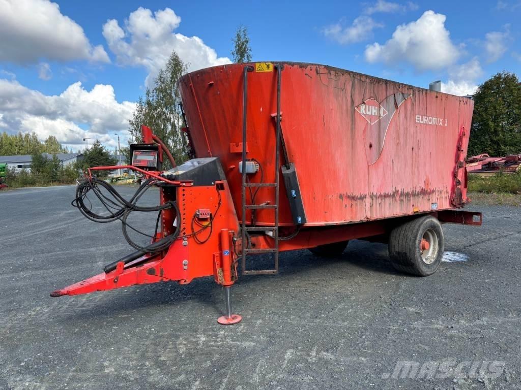 Kuhn EuroMix I Feed mixer